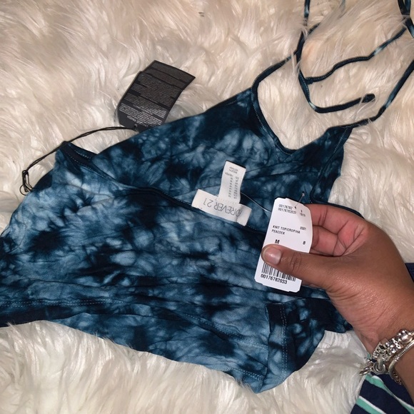 Tie Dye & Striped Cropped Halter Top Set - Picture 2 of 3